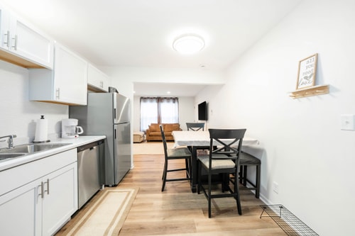 2BR Sandwich Home | Kitchen, TV & Family-Friendly 2 Dwell