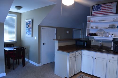 Lakefront Gilbert Suite | Balcony + WiFi 12 Dwell