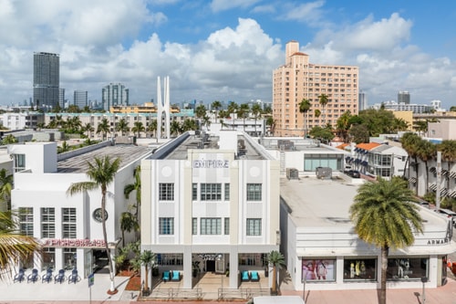 Walk to Beach & Ocean Drive | Pet-Friendly 33 Dwell