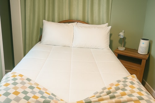 Mercer Lakefront 3BR | Workspace + Pets 11 Dwell