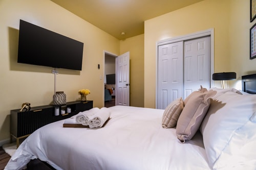 Uptown Charlotte 3BR | Hot Tub + Fire Pit 15 Dwell