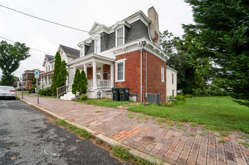 Renovated 4BR | 10 Min to Liberty University 55 Dwell