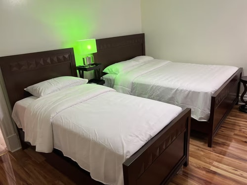 Cozy 2BR in Niagara Falls + Backyard 8 Dwell