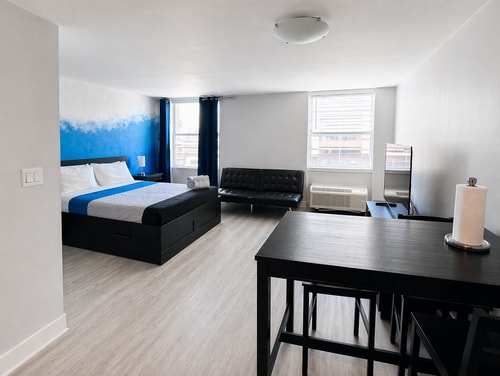 Miami Beach Condo Steps to Ocean Drive – Pets OK 4 Dwell