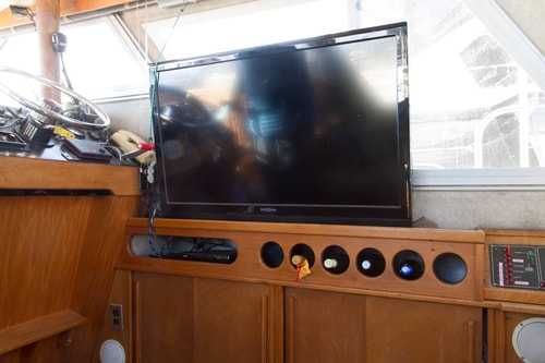 Charming 36ft Yacht | Steps to DTW Anacortes 18 Dwell