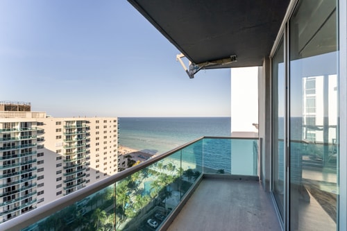 Oceanfront Penthouse with Pool & Beach Access 71 Dwell