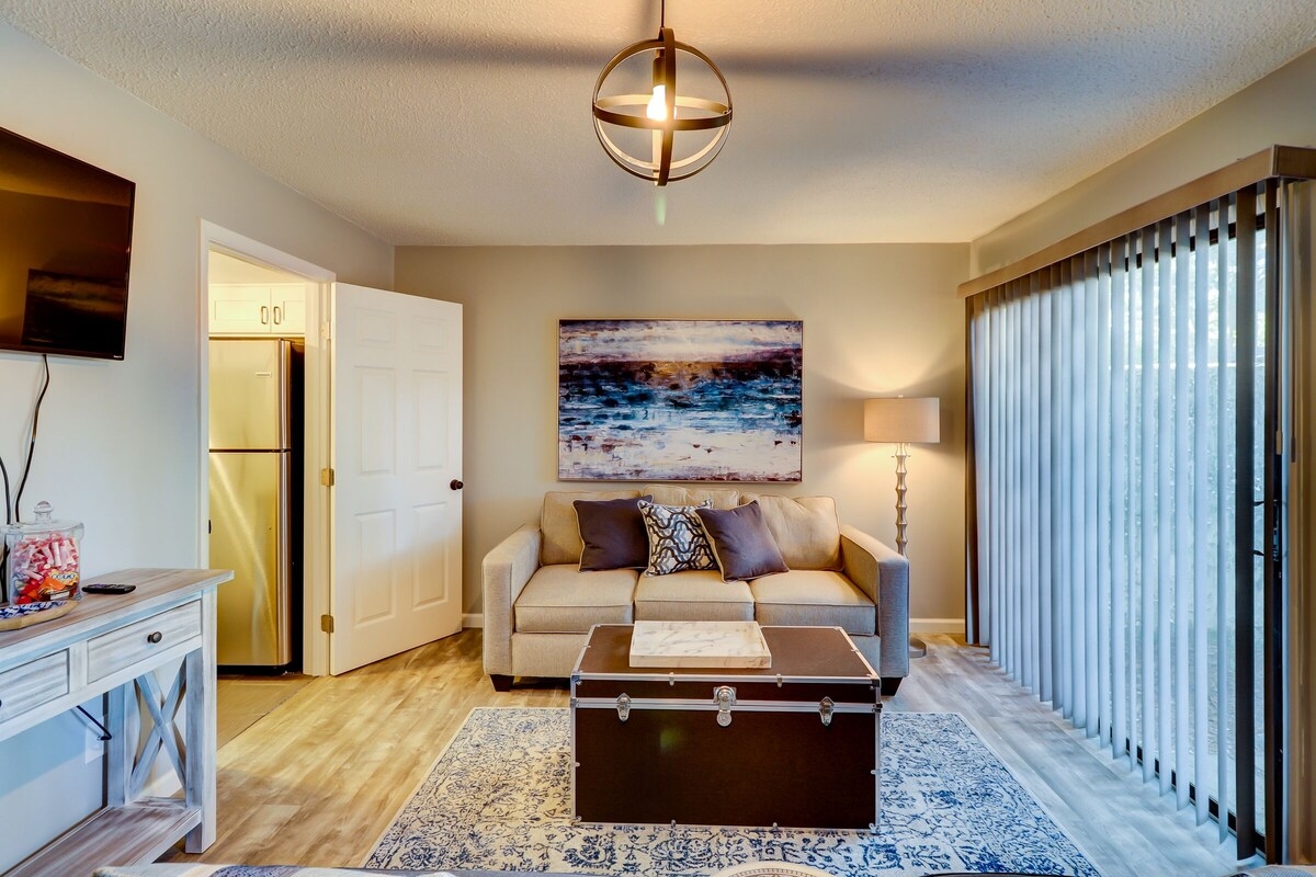 Hilton Head 2BR Escape | Pool + Sofa Bed Dwell