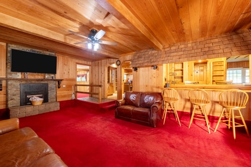 Skippers VA Lakefront 3BR | Dock + Firepit 3 Dwell