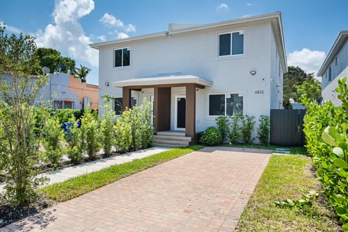 Miami 4BR Family Home | Patio + Parking 44 Dwell