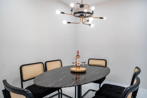 Miami 4BR Family Home | Patio + Parking 2 Dwell