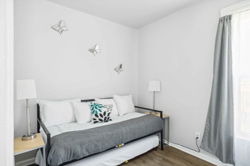 Detroit 3BR Retreat w/ Wi-Fi + Street Parking 1 Dwell