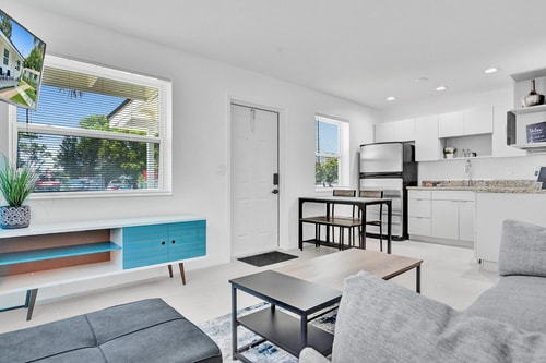 Miami Area 1BR | Minutes to Beach + Aventura 8 Dwell