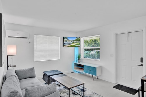 1BR Near Beach & Aventura | Hallandale 21 Dwell