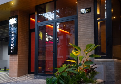 Rosa Negra Suite Near Stadium 22 Dwell