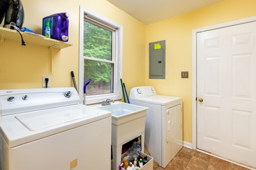 VA Riverfront 4BR | Dock + Kayaks + Games 39 Dwell