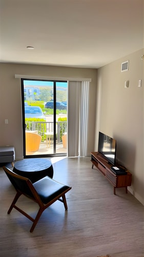 Modern 1BR Condo Near Gulf Coast Town Center 7 Dwell