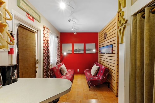 1BR Pet-Friendly Studio Parking & Backyard BBQ 3 Dwell