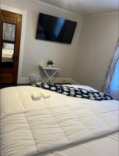 Pet-Friendly Whole Home w/ Fenced Yard 6 Dwell