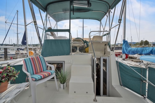 Charming 36ft Yacht | Steps to DTW Anacortes 14 Dwell