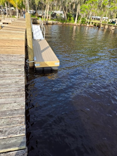 Lakefront 3BR Retreat w/ Shared Dock 23 Dwell