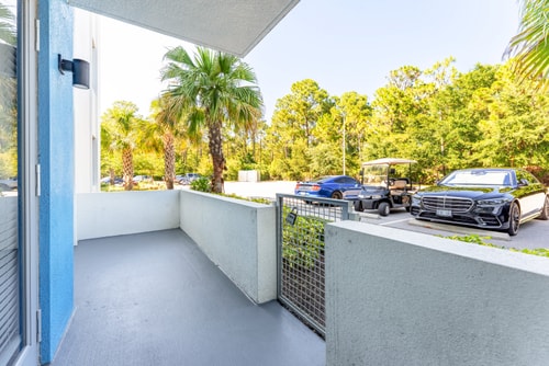 Spacious 3BR | Pool, Gym, Near Beach & Speedway 51 Dwell