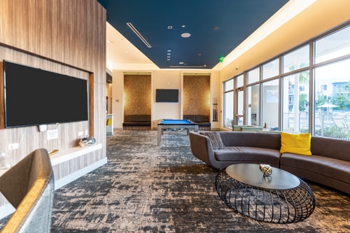 Spacious 3BR | Pool, Gym, Near Beach & Speedway 44 Dwell