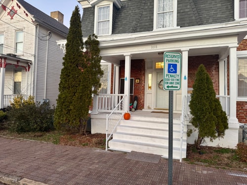 Renovated 4BR | 10 Min to Liberty University 74 Dwell