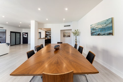 Oceanfront Penthouse with Pool & Beach Access 2 Dwell