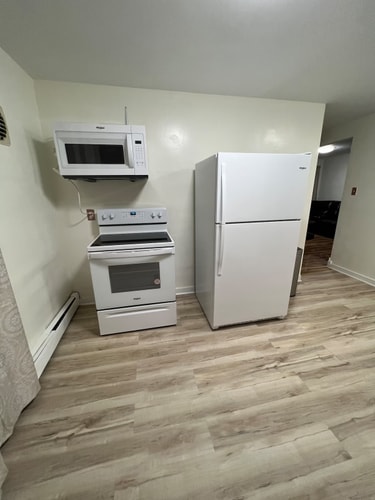 Cozy 2BR in Niagara Falls + Backyard 4 Dwell