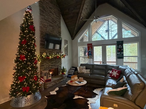 Cozy Mountain Cabin | Hot Tub & Fire Pit 24 Dwell