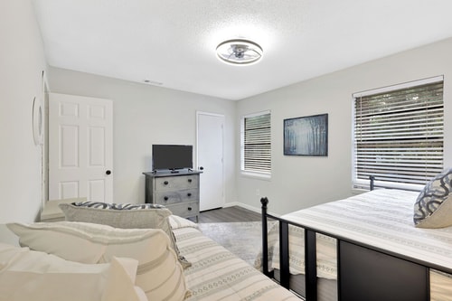 Central Hilton Head 2BR | Pool + Beaches 5 Dwell