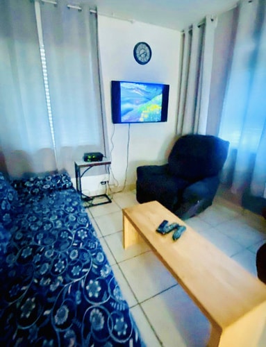 2BR Hollywood Retreat w/ Garden, BBQ & Parking 7 Dwell