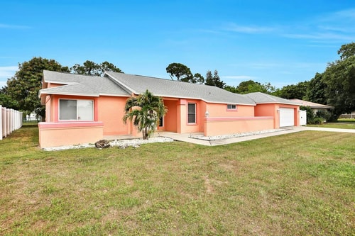 Sarasota 3BR | Pet-Friendly, Fenced Yard 46 Dwell