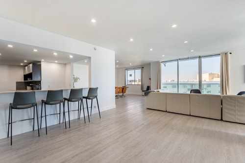 Oceanfront Penthouse with Pool & Beach Access 13 Dwell