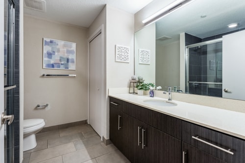 Spacious 3BR | Pool, Gym, Near Beach & Speedway 26 Dwell