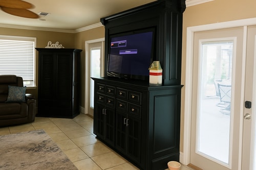 Lake Murray 4BR | Dock + Hot Tub, Gilbert 13 Dwell