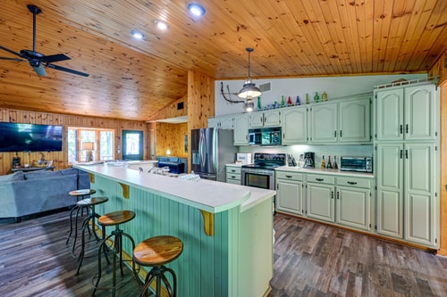 Mountain View Retreat | Fireplace + EV 30 Dwell