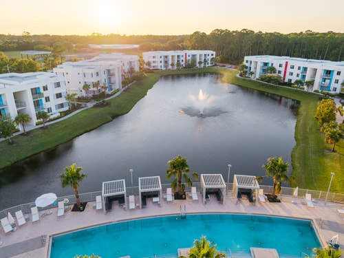 Spacious 3BR | Pool, Gym, Near Beach & Speedway 40 Dwell