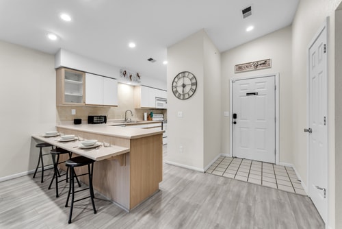 Branson 2BR Retreat | Jacuzzi + Gym + Pools 10 Dwell