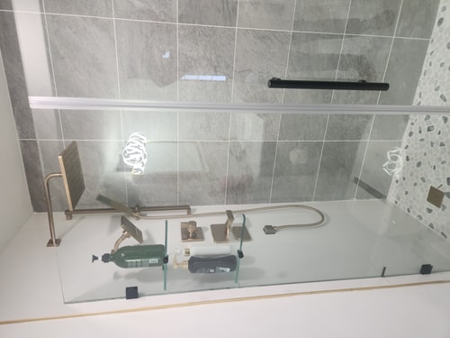 Shrewsbury King Suite | 100in TV + Shower 16 Dwell