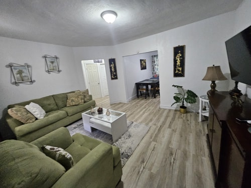 Brickell 2BR Retreat • Patio • Pets OK 15 Dwell