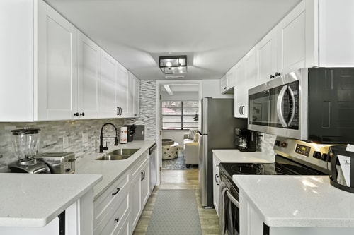 Hilton Head 2BR | Pool Access + Walk to Shops 5 Dwell