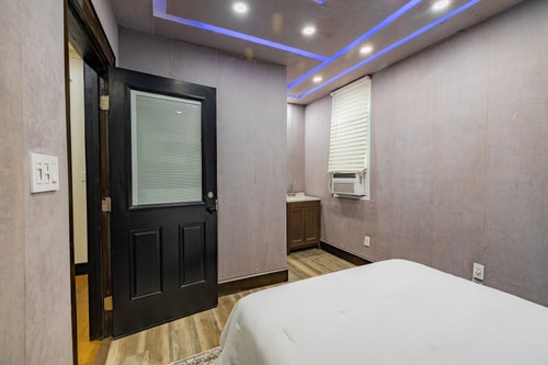 Bright & Airy Home w/Stylish, Contemporary Touches 29 Dwell