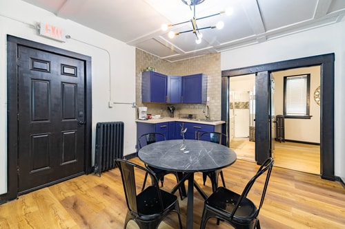 Bright & Airy Home w/Stylish, Contemporary Touches 11 Dwell