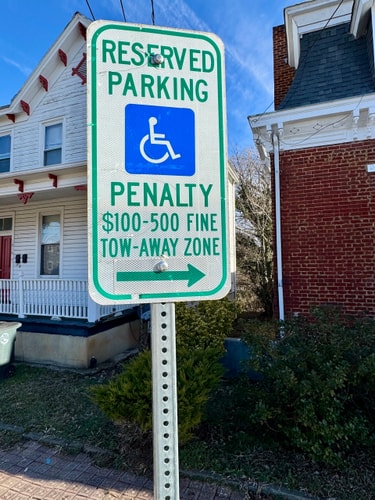 Renovated 4BR | 10 Min to Liberty University 69 Dwell