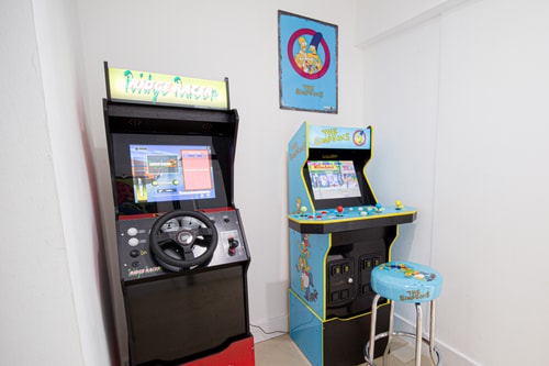 Spacious 5-Bedroom House with Pool in North Miami 13 Dwell