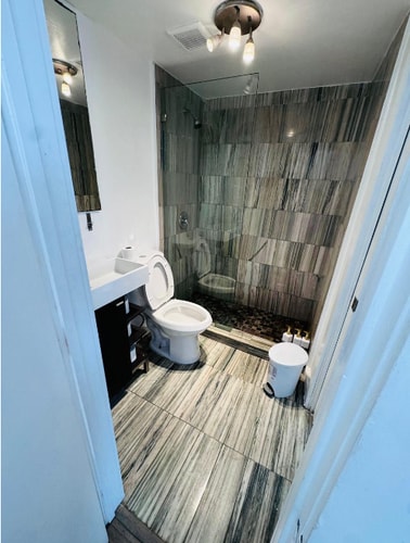 2BR Miami Beach Condo Steps from the Sand 7 Dwell