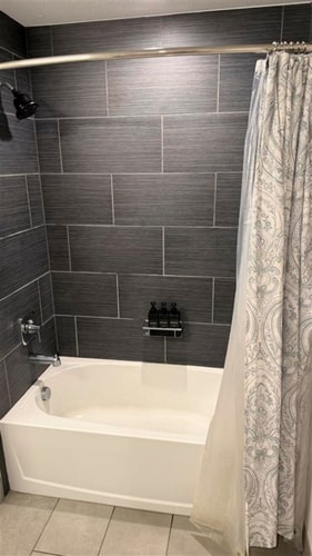 Modern 1BR Condo Near Gulf Coast Town Center 21 Dwell