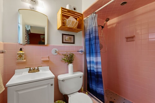 1BR Pet-Friendly Studio Parking & Backyard BBQ 10 Dwell