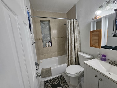 Brickell 2BR Retreat • Patio • Pets OK 41 Dwell